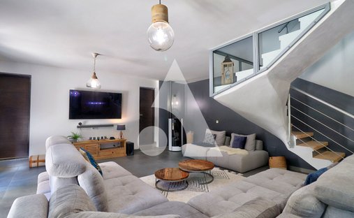Villa in Artigues, Provence-Alpes-Côte d'Azur, France 1