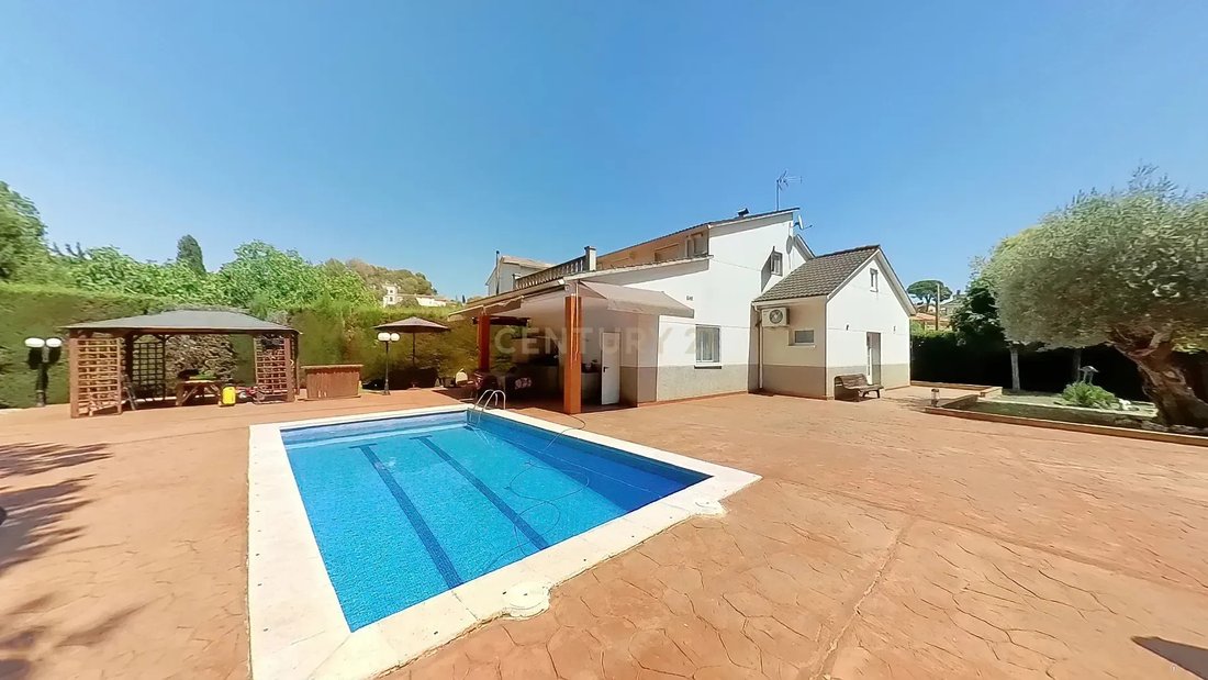 Villa in Llica d'Amunt, Catalonia, Spain 1 - 15914559