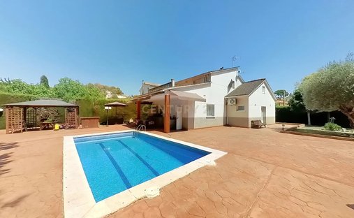 Villa in Llica d'Amunt, Catalonia, Spain 1