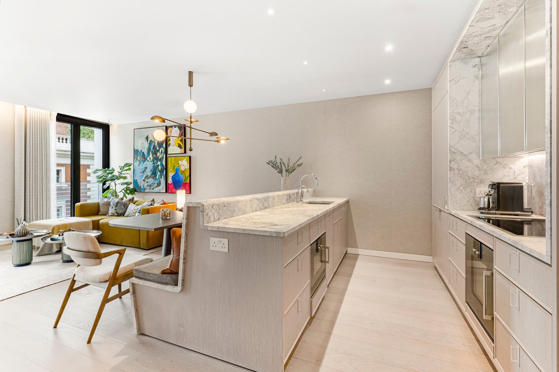 Apartment in Mayfair, Westminster, England 3 - 17049443