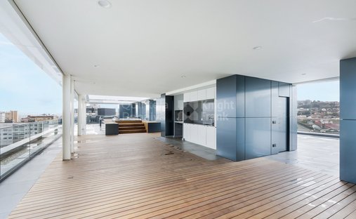 Apartment in Mafamude e Vilar do Paraiso, Porto District, Portugal 1