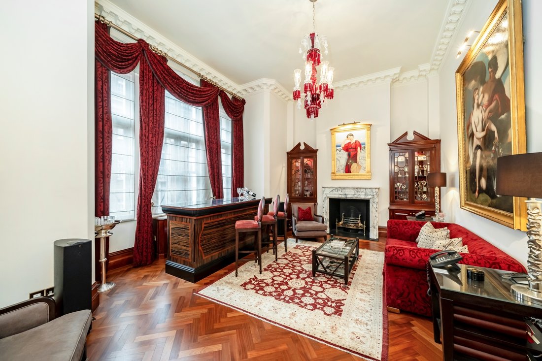 House in Mayfair, Westminster, England 4 - 17048219