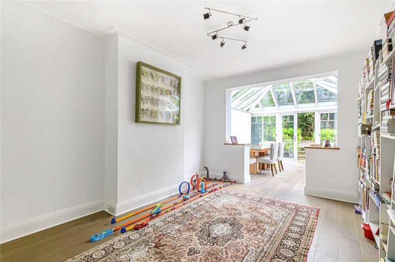 House in Holly Village, Haringey, England 3 - 17055225