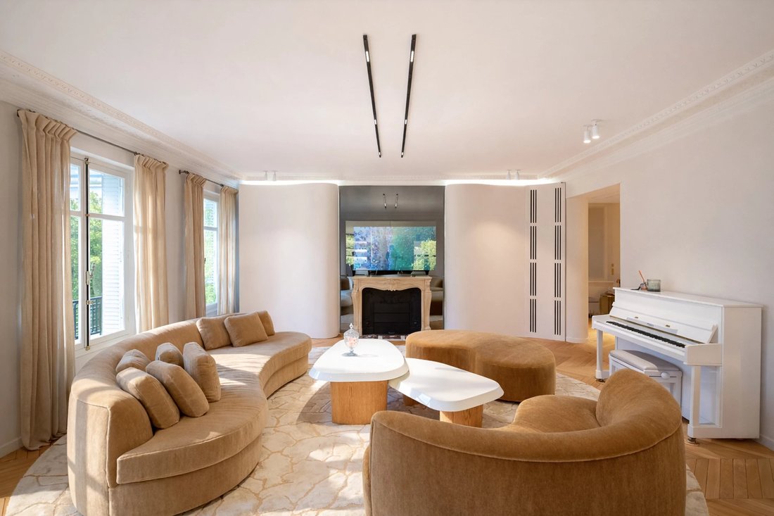 Apartment in Gros Caillou, Paris 7e Arrondissement, Paris 4 - 13577555