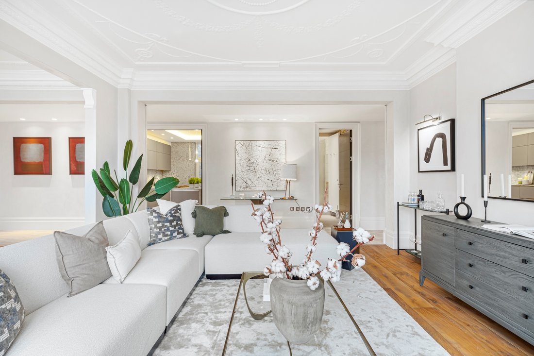 Apartment in Campden Hill, Kensington And Chelsea, England 4 - 17048662