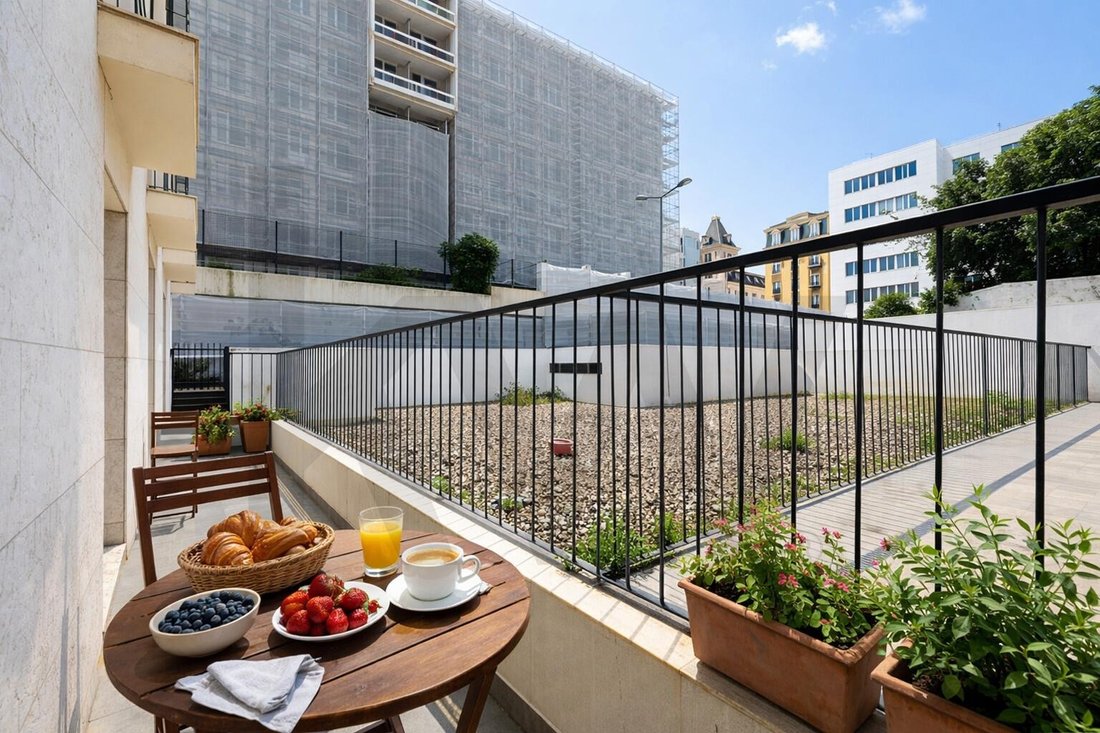 Apartment in Arroios, Lisbon, Portugal 2 - 17053471
