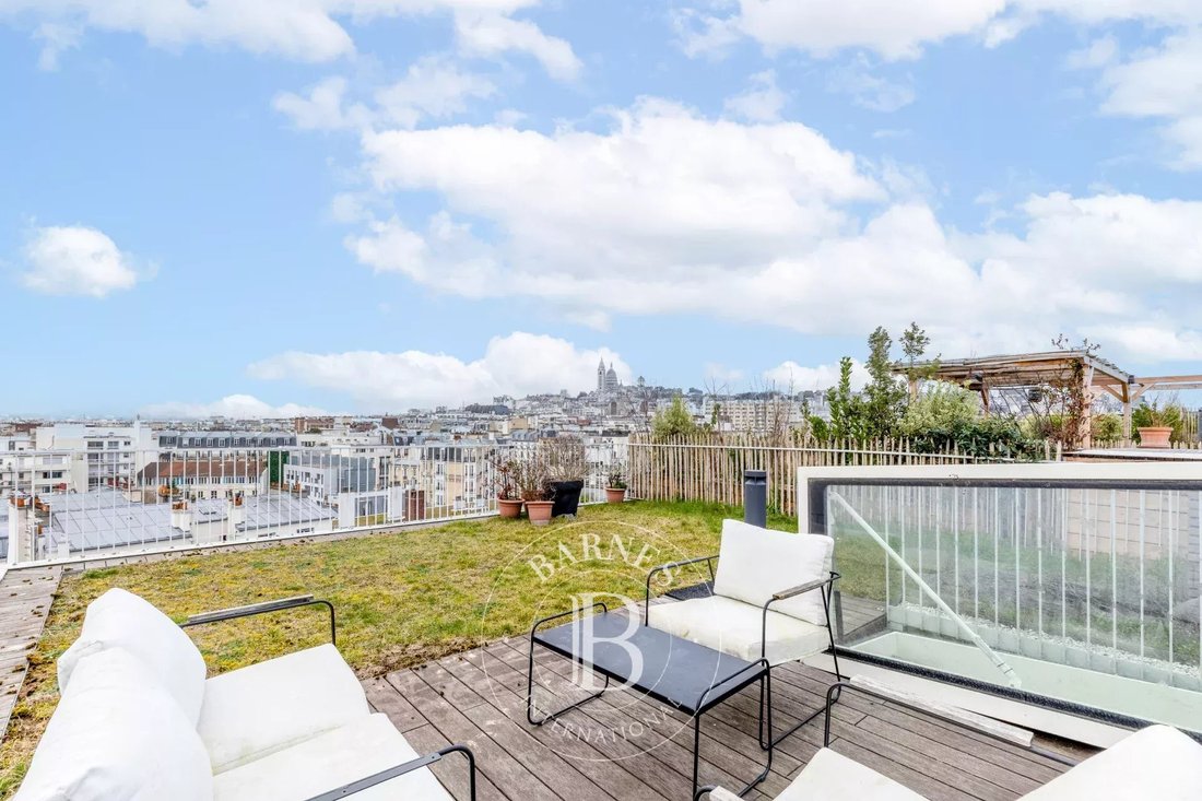 Apartment in Moskowa-Porte Montmartre-Porte de Clignancourt, Paris 18e Arrondissement, Paris 2 - 17049226