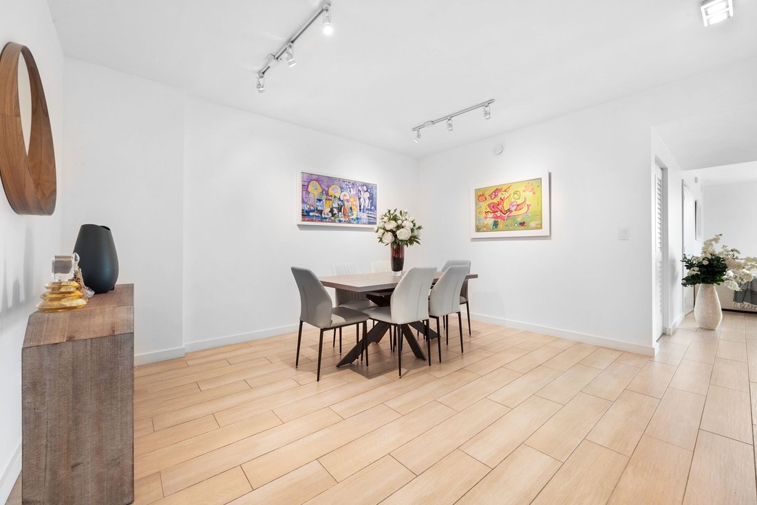 Condo in Miami, Florida, United States 3 - 17059839