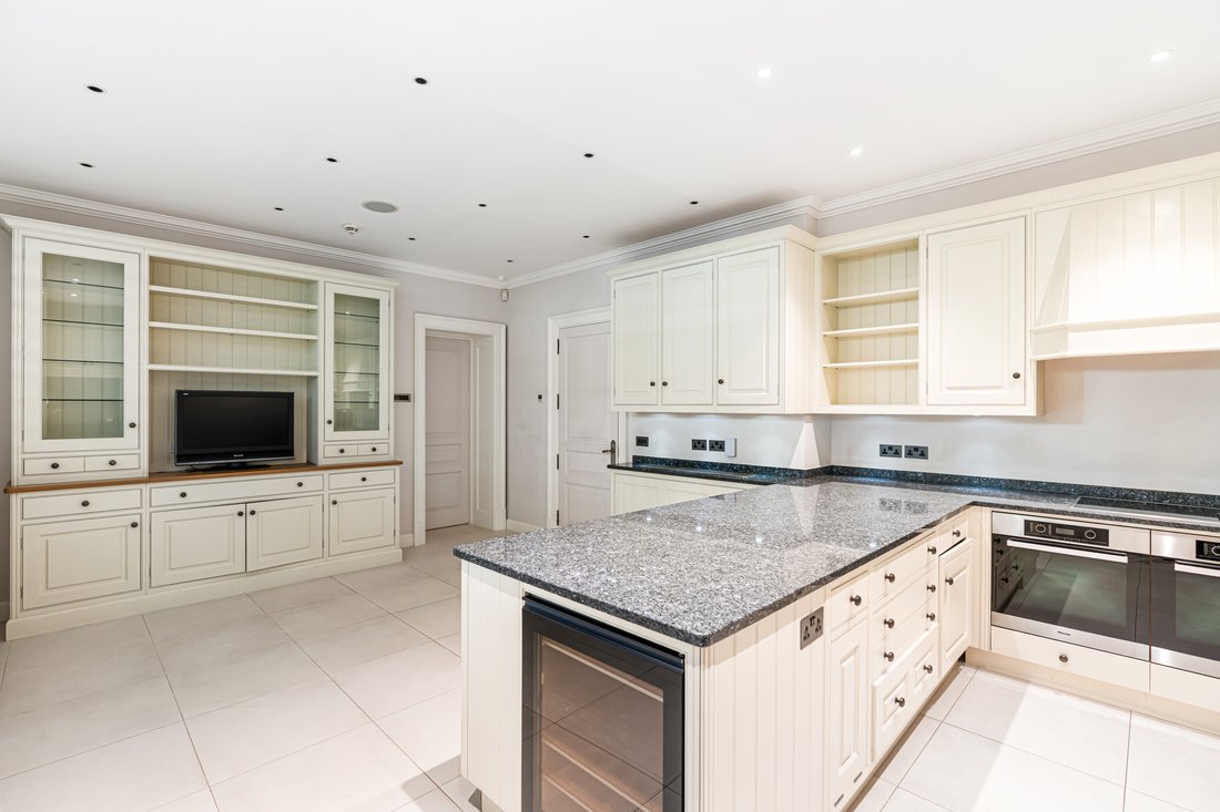 Apartment in Belgravia, Westminster, England 4 - 17049533