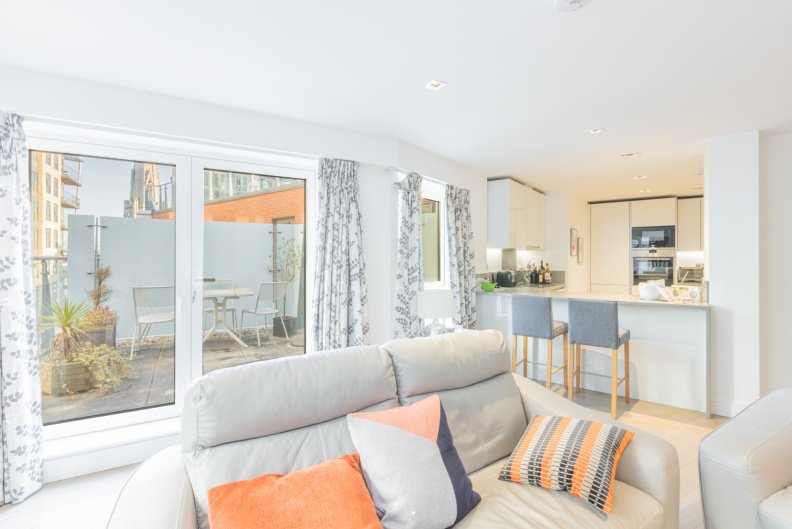 Apartment in Ealing (London Borough of Ealing), Ealing, England 2 - 17055351