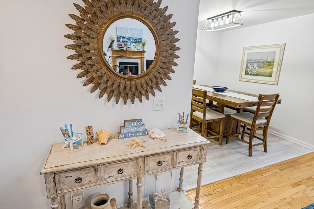 East Quogue, New York, United States 3 - 17051600