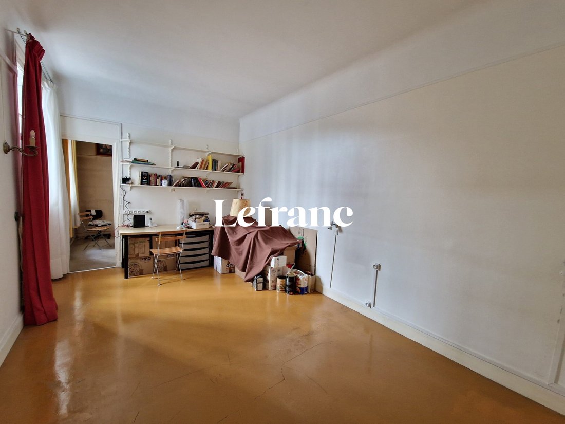 Apartment in Violet Commerce, Paris 15e Arrondissement, Paris 4 - 13499168