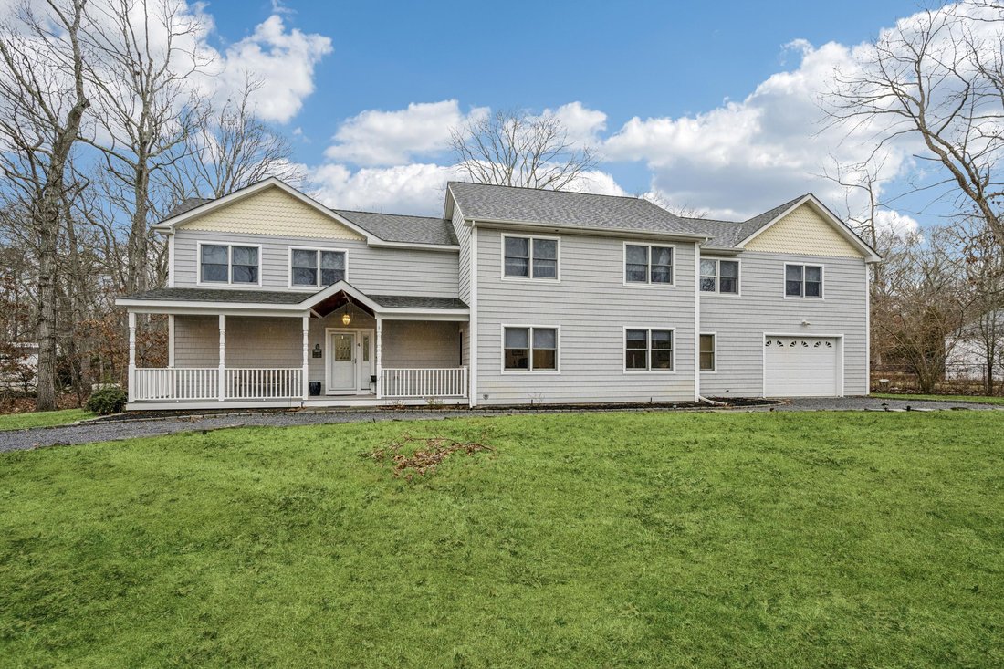 East Quogue, New York, United States 1 - 17051600