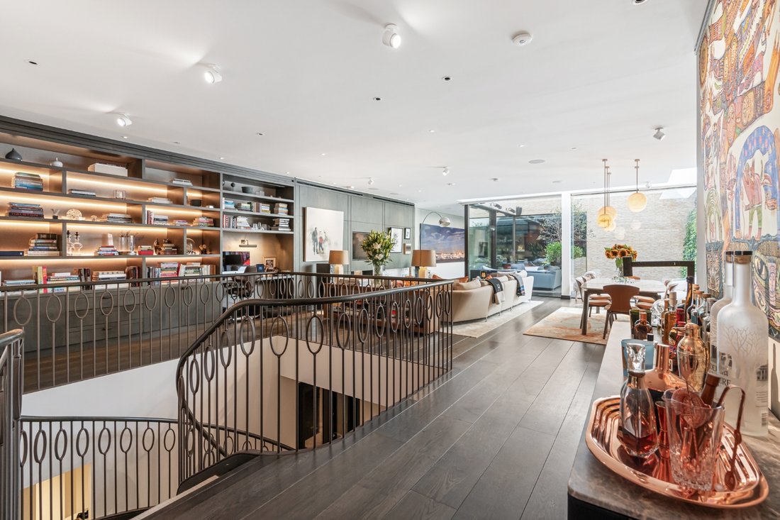 Brompton, Kensington And Chelsea, England 2 - 17049743