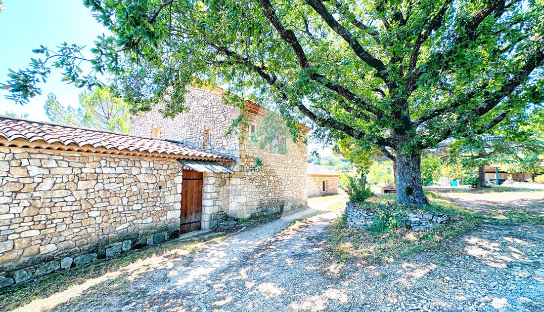 Villa in Céreste-en-Luberon, Provence-Alpes-Côte d'Azur, France 4 - 14435641