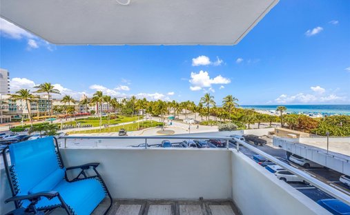 Condo in Miami Beach, Florida, United States 1
