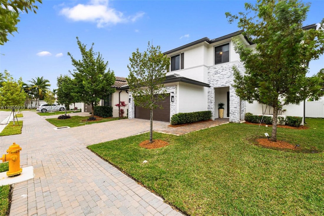 House in Miami Springs, Florida, United States 2 - 17050738