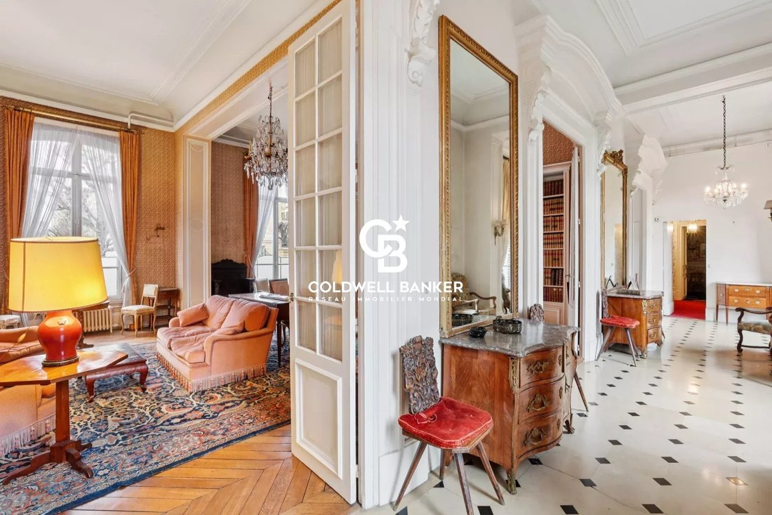 Estate in Forêt, Saint-Germain-en-Laye, France 5 - 17055558