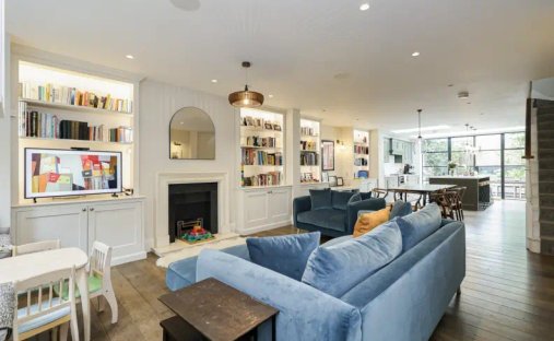 House in Tufnell Park, Islington, England 1
