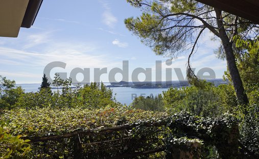 Villa in Gardone Riviera, Lombardy, Italy 1