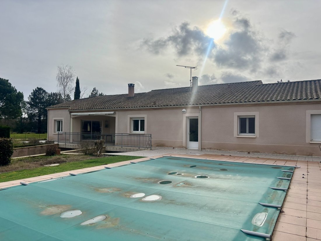 Villa in Casseneuil, Nouvelle-Aquitaine, France 3 - 17057249