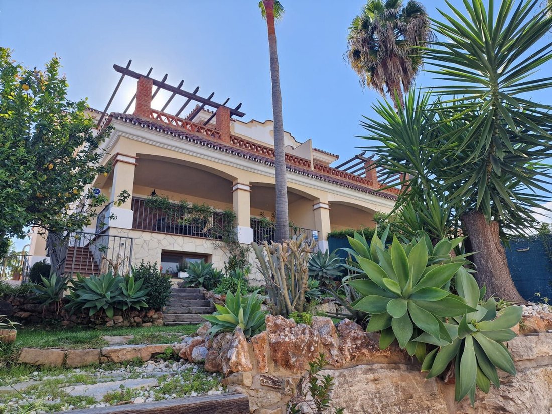 Villa in Marbella, Andalusia, Spain 2 - 17053473