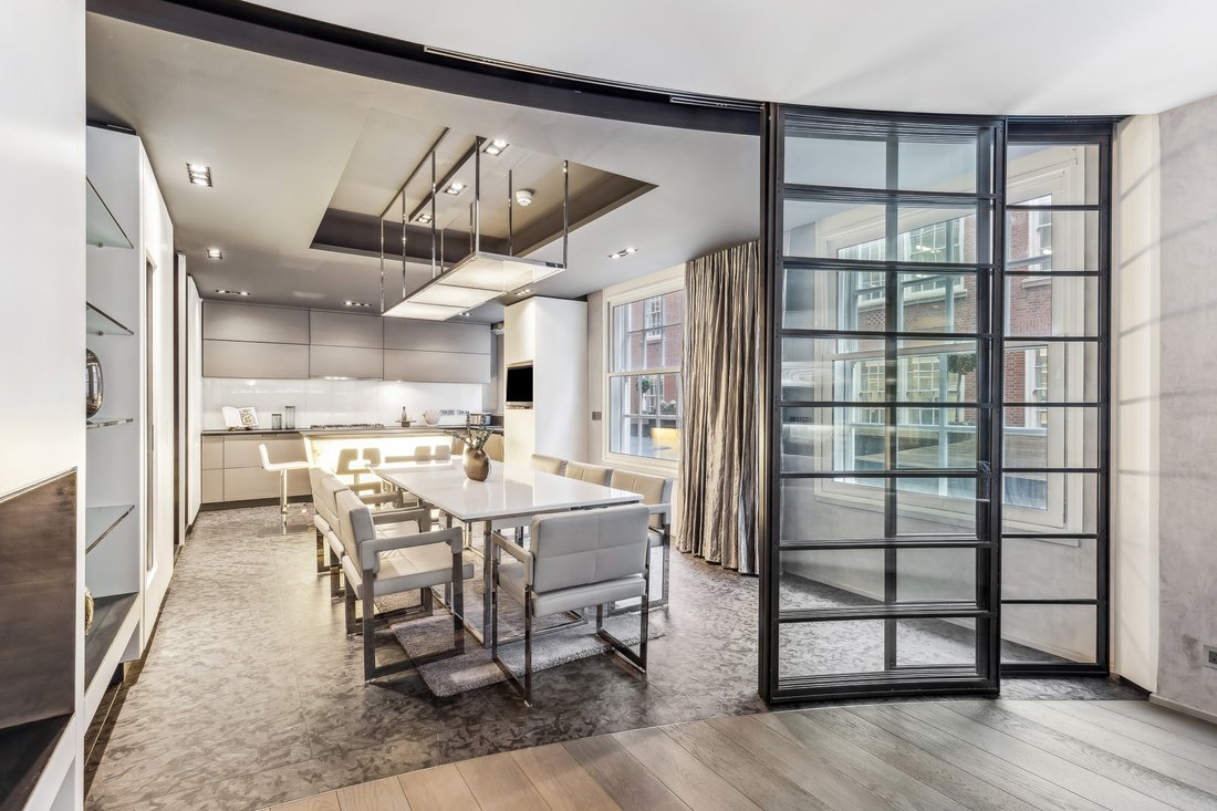 Apartment in Mayfair, Westminster, England 1 - 17049580