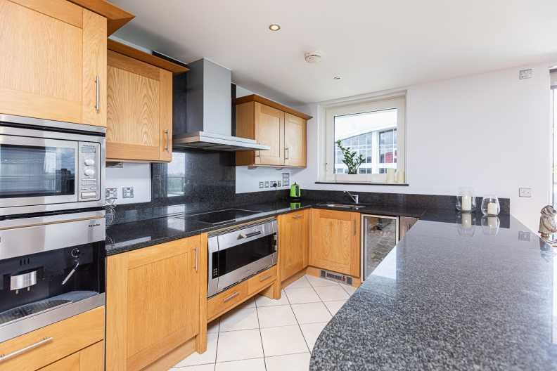 Apartment in Walham Green, Hammersmith and Fulham, England 2 - 17055526