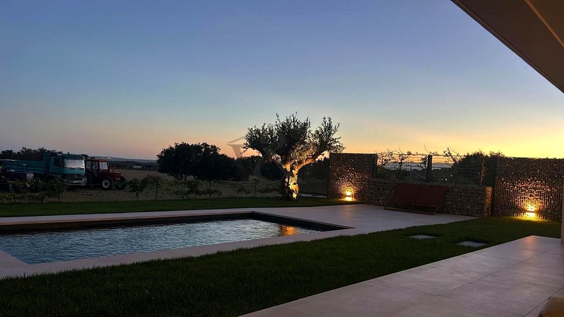 Villa in Sant Climent Sescebes, Catalonia, Spain 3 - 17048328