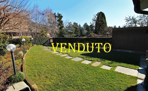 Villa in San Fermo della Battaglia, Lombardy, Italy 1