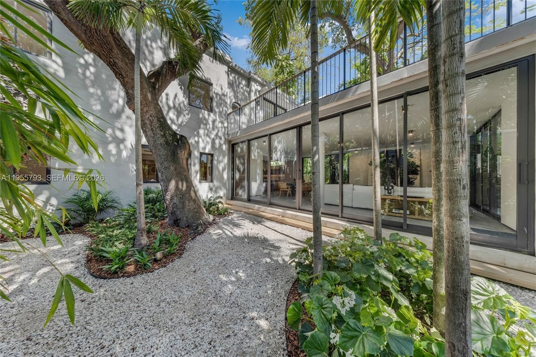 House in Miami, Florida, United States 1 - 17050781