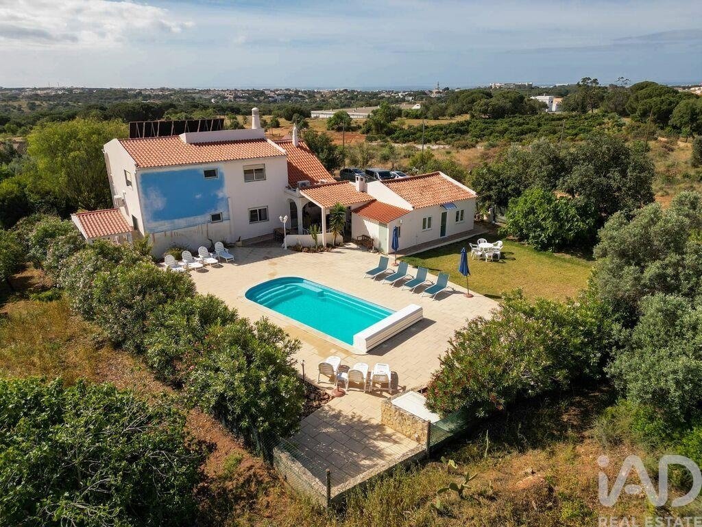 Townhouse in Olhos de Agua, Algarve, Portugal 1 - 17057999