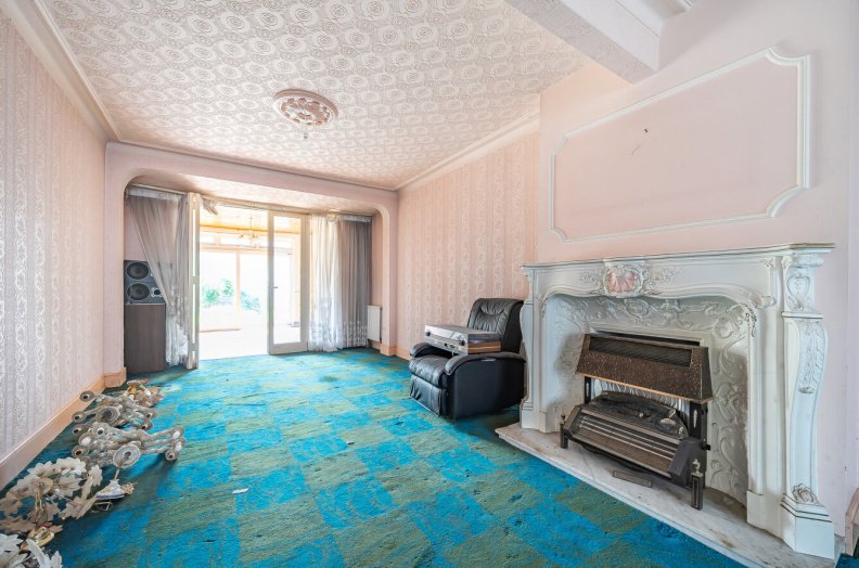 House in Claybury, Ilford, England 2 - 17055302