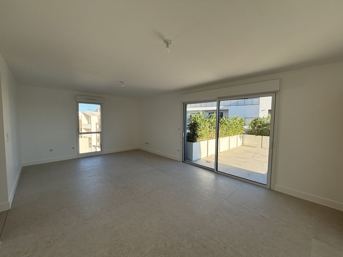 Apartment in Sud, Saint-Jean-de-Vedas, France 2 - 17053598