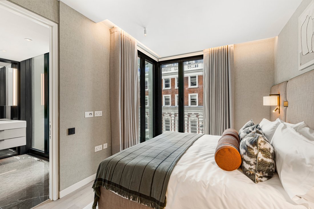 Apartment in Mayfair, Westminster, England 5 - 17049443