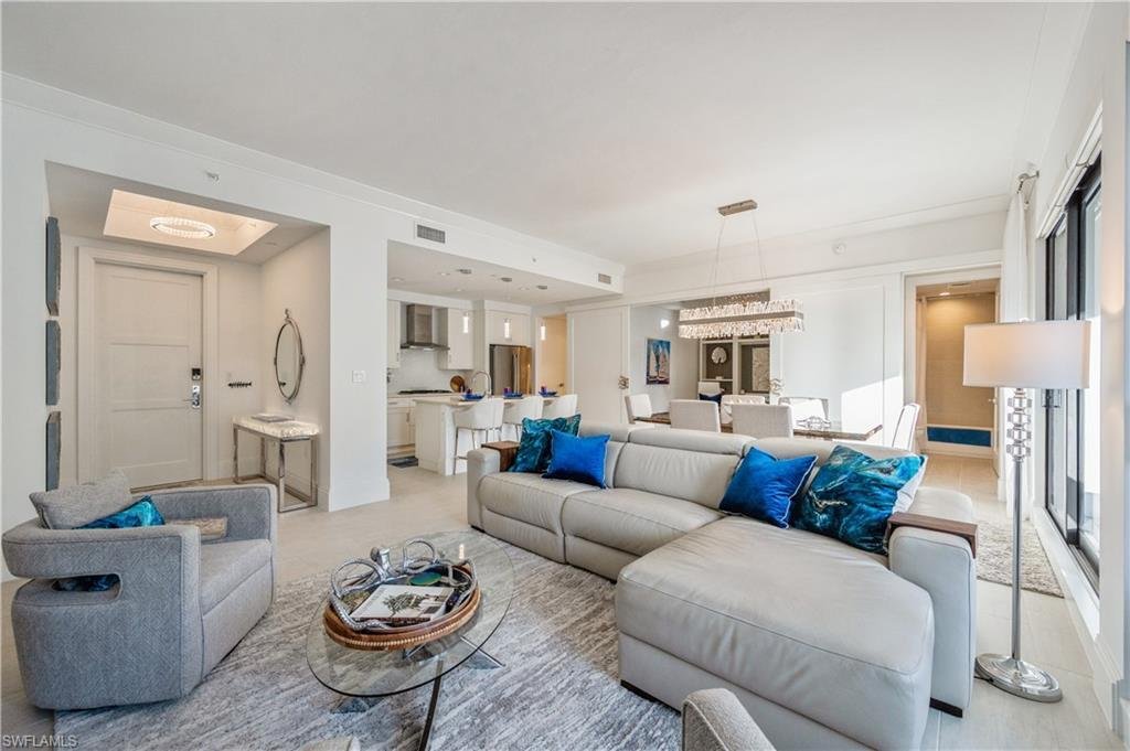 Condo in Naples, Florida, United States 3 - 17047402