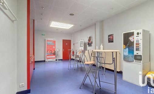 Château 3800 M² Sur Terrain 22ha