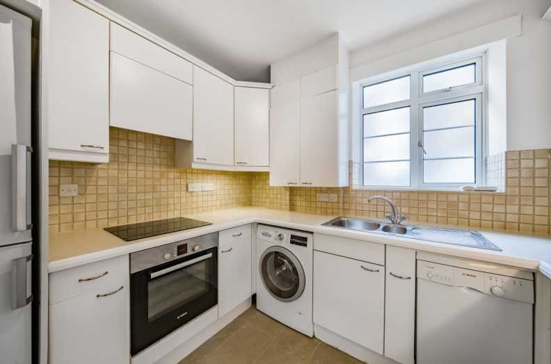 Apartment in Belsize Park, Camden, England 3 - 17055538