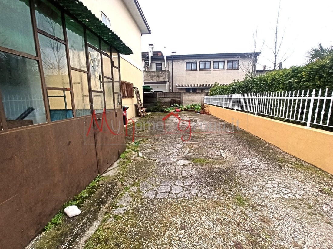 House in Ponte San Nicolo, Veneto, Italy 1 - 17056986