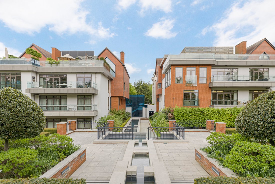 Apartment in Hampstead Garden Suburb, Barnet, England 1 - 17049749