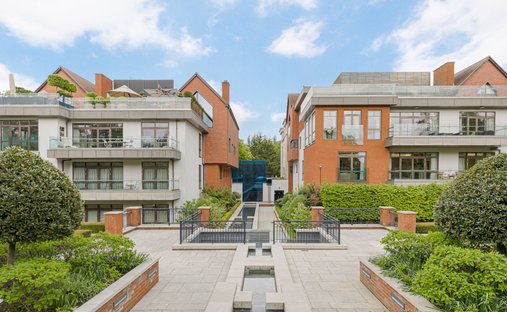 Penthouse in Hampstead Garden Suburb, Barnet, England 1