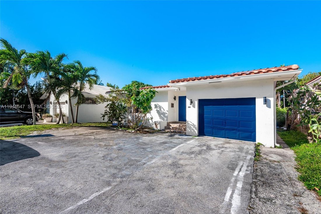 House in Bal Harbour, Florida, United States 1 - 17050747