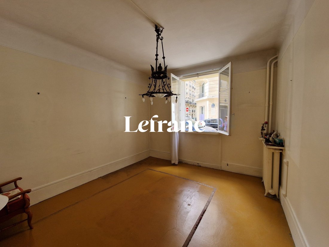 Apartment in Violet Commerce, Paris 15e Arrondissement, Paris 2 - 13499168