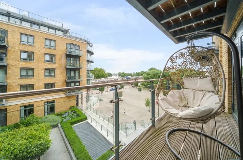 Apartment in Little Ealing, Hounslow, England 2 - 17055476
