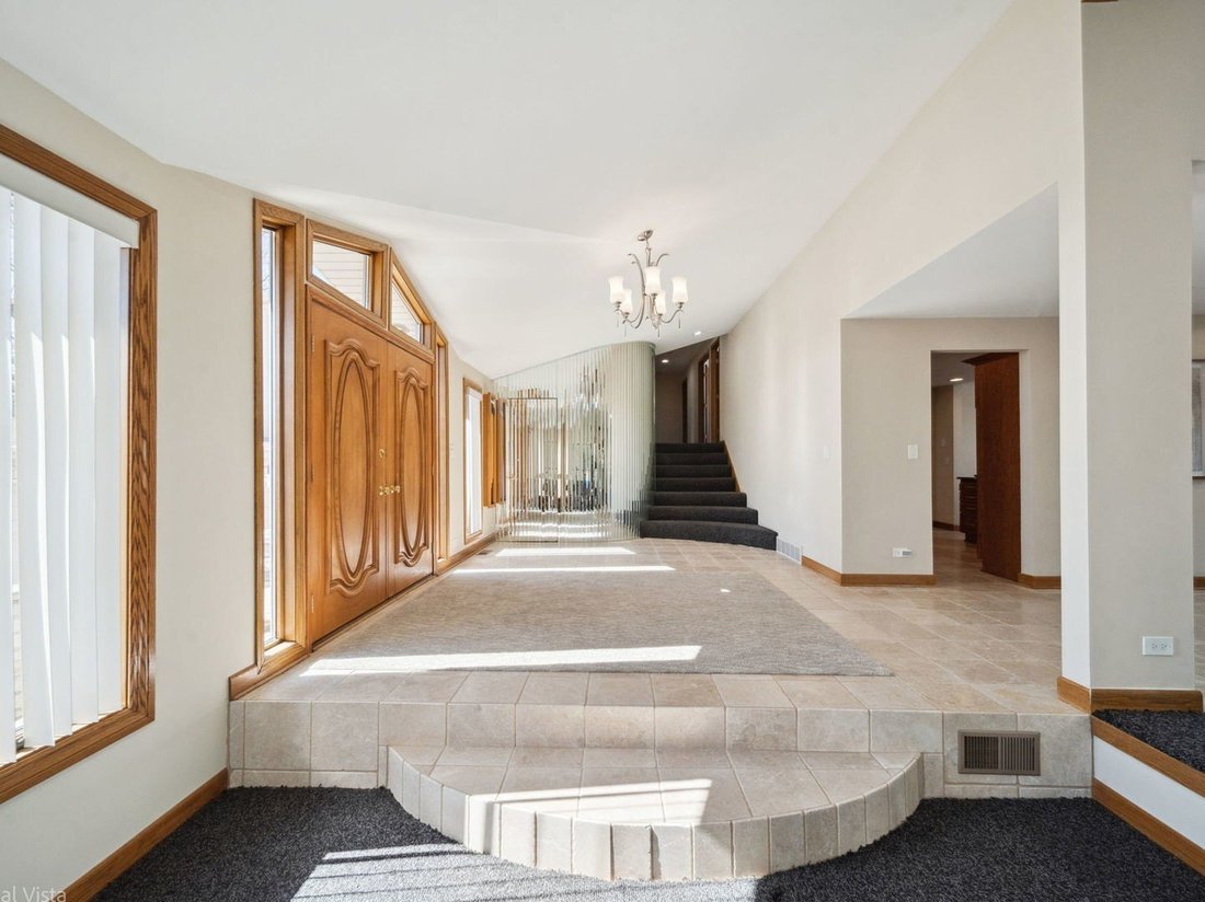 House in Lombard, Illinois, United States 4 - 17057129