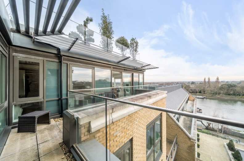 Apartment in Little Ealing, Hounslow, England 2 - 17055448