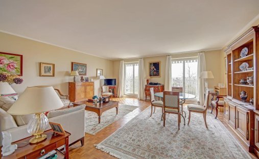Appartement à Forêt, Saint-Germain-en-Laye, France 1