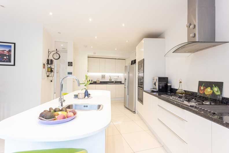 House in Mill Hill, Barnet, England 3 - 17055268