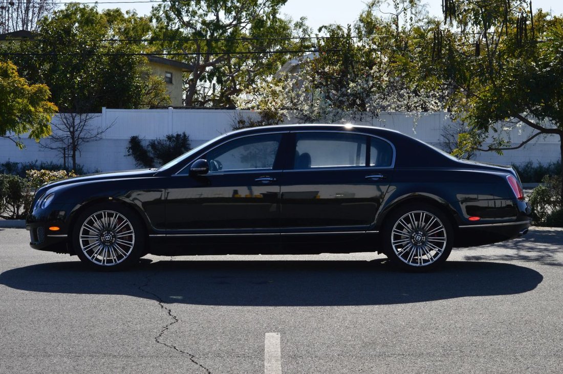 Sedan in Los Angeles, CA, United States 4 - 17057035