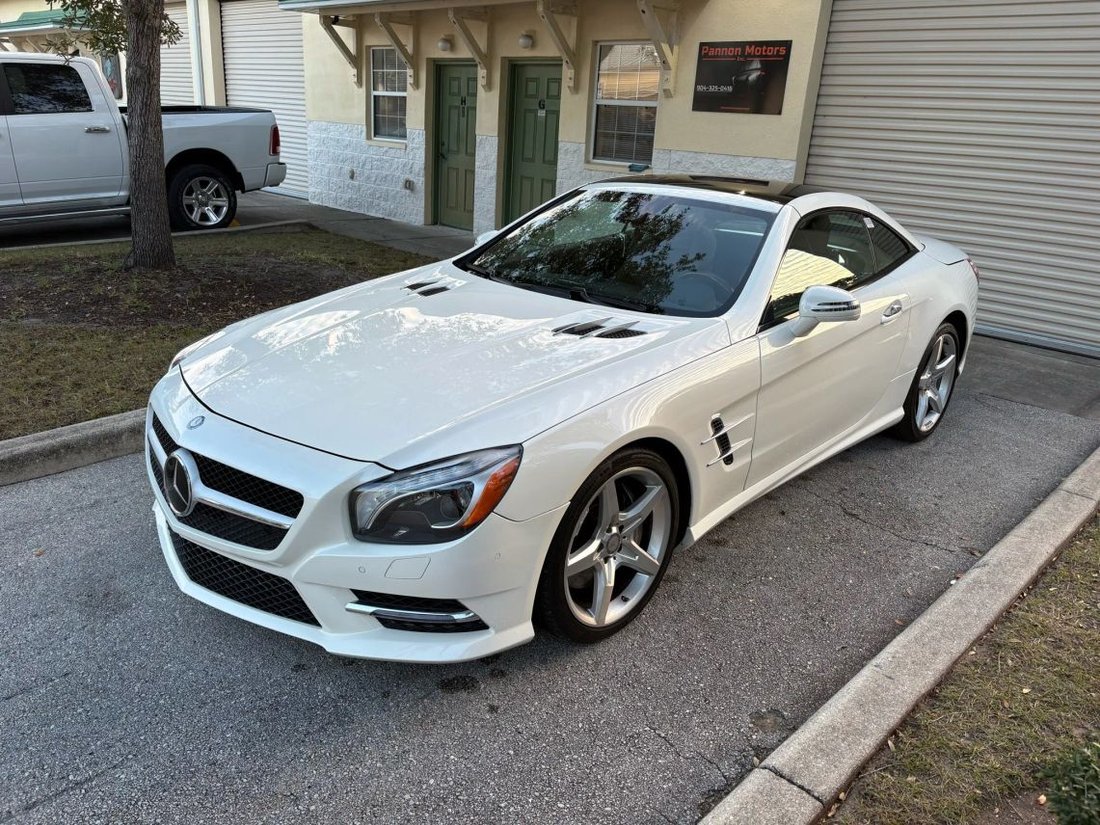 Cabriolet in Palm Coast, FL, United States 1 - 16706275